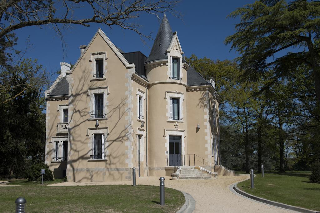 Domitys Le Chateau Des Plans Parthenay Exterior photo